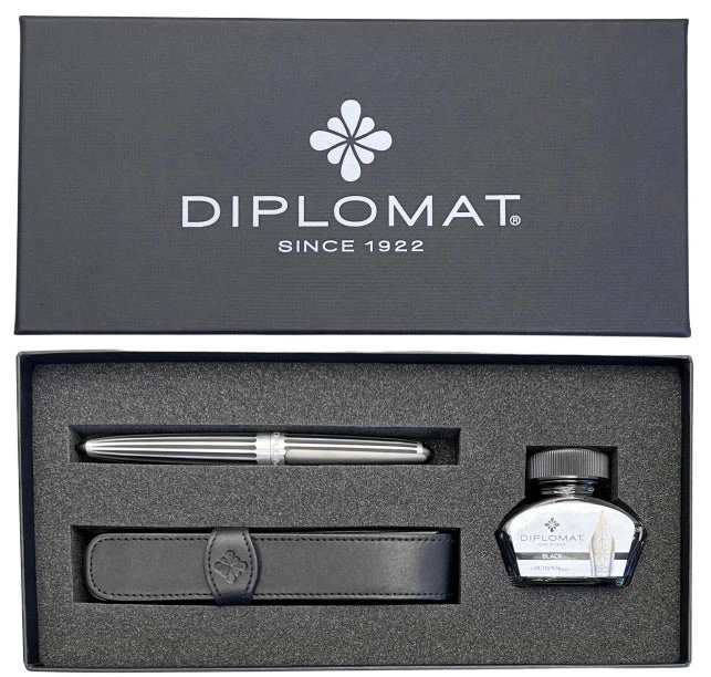 Diplomat Aero Fountain Pen Gift Set, Stripes 3 Diplomat Aero Fountain Pen Gift Set, Stripes