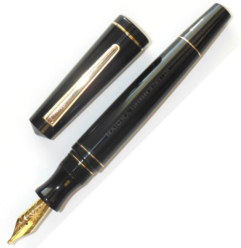 Maiora Impronte, Mirror Black, Oversized Fountain Pen, Stub Nib 3 Maiora Impronte, Mirror Black, Oversized Fountain Pen, Stub Nib